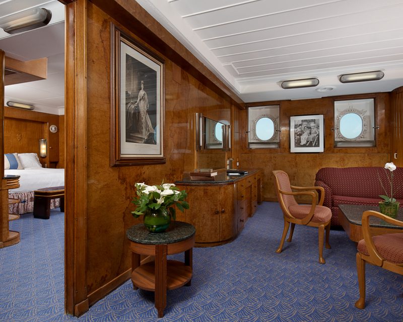 the Queen Mary suite bedroom and sitting room