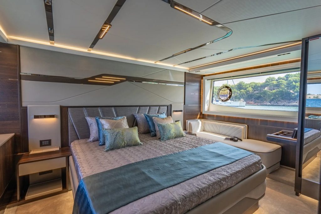 Sunseeker 65 Sport Yacht Interior